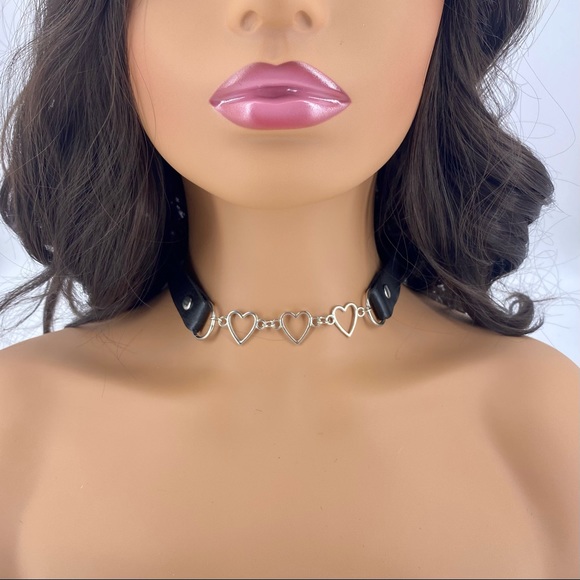Heart Choker Necklace - Picture 8 of 11
